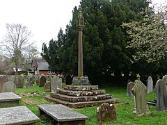 Cross in Aldford churchyard