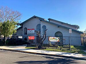 ElMo community center, midday