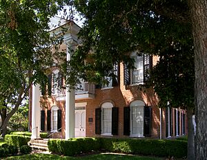 Fort house waco 2009