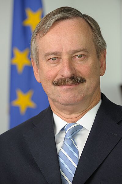 Kallas EC Portrait 2010