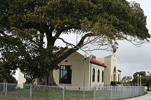 Redondo Public Library from side