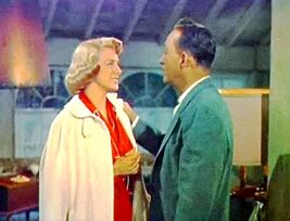 Rosemary Clooney and Bing Crosby in White Christmas trailer