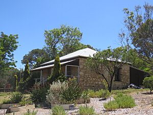 Sloans Cottage, Leda, December 2020 02