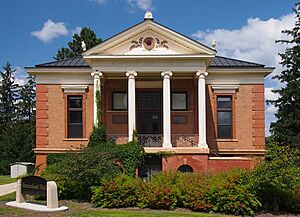 Steensland Hall