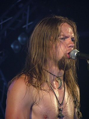 Týr - Tuska 2008 - Heri Joensen 03.JPG