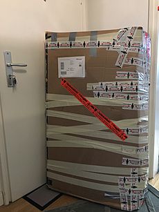 TV set (46 inch) in self-customized box for sending via parcel service N.3