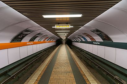 17-11-15-Glasgow-Subway RR70174.jpg