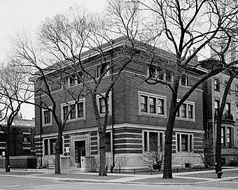 Albert F Madlener House, 4 West Burton Place, Chicago (Cook County, Illinois).jpg