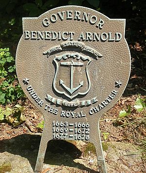Arnold.Benedict.GraveMedalion.110722.jpg
