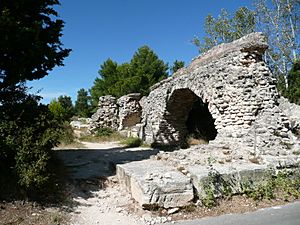 Barbegal aqueduct 01