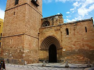 Catedral d'Oriola, porta de les Cadenes.JPG