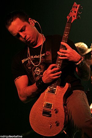 Charlie Brown Jr. ao vivo em Guarulhos, SP (19 Julho 2008) - 04.jpg