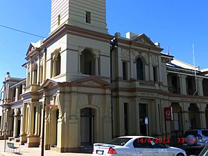 Charters Towers Post Office - panoramio
