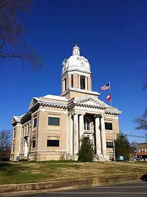 East façade of Chickasaw County Court House