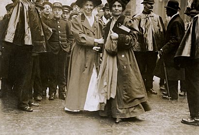 Christabel and Emmeline Pankhurst, c.1910. (22756050680).jpg