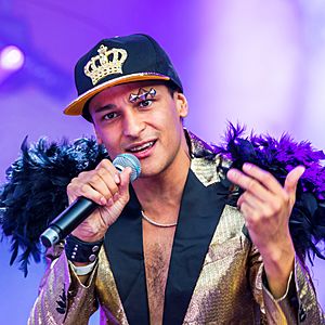 ColognePride 2018-Sonntag-Hauptbühne-2100-Prince Damien-9212.jpg
