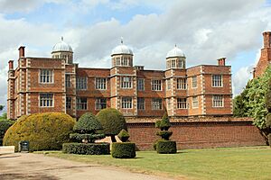 Doddington Hall B1190 Main Street - geograph.org.uk - 3631408.jpg