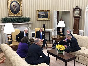 Donald Trump and Mike Pence meeting with members of the Senate leadership in the Oval Office C29nHX5UQAE18J6