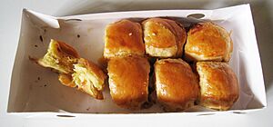Durian Keju Bollen Opened