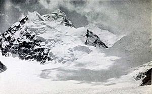 Everest and Changtse, 1921 (cropped)