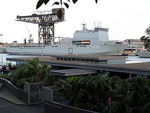 HMAS Choules Sydney 21122011