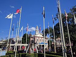 Hall of Presidents on Election Day (30230216084).jpg