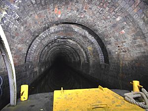 Inside Standedge canal tunnel (1)