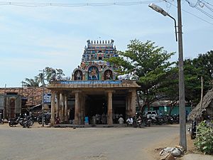 Kulitalai kadambavanesvarar temple karur district tamilnadu.JPG