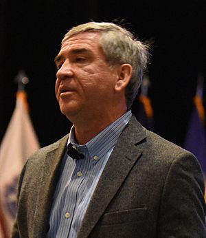 Michael Durant delivers a professional development seminar at Joint Base McGuire-Dix-Lakehurst, New Jersey (cropped).jpg