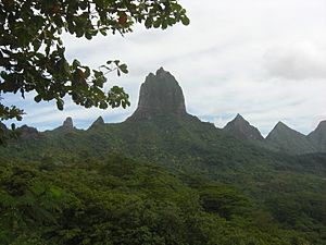 Moorea (view of mountains from Belvedere Lookout)