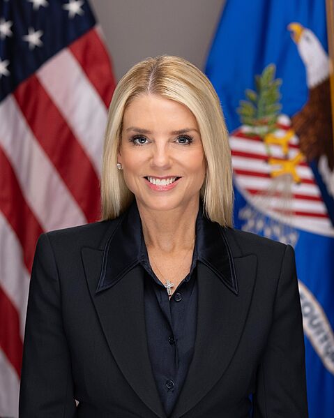 Pam Bondi official portrait