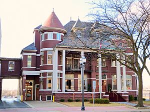 Saginaw Club - E Saginaw HBD - Saginaw Michigan