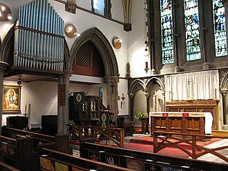 St Luke's church, Kew - chancel - geograph.org.uk - 1526475
