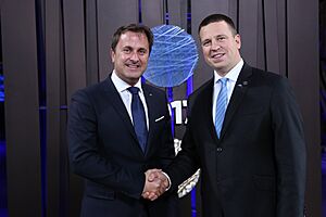 Tallinn Digital Summit. Handshake Xavier Bettel and Jüri Ratas (36718144533)
