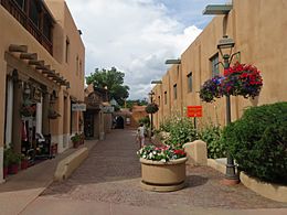 Taos Plaza 13