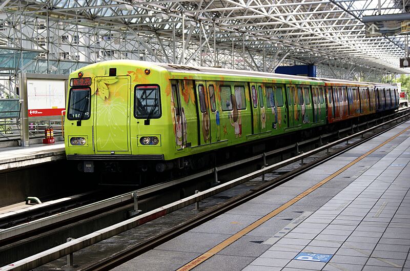 新北投支線彩繪列車開往新北投