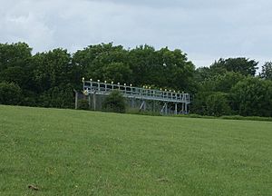 Airport Approach Lights at The Bulwarks - geograph.org.uk - 1366764.jpg