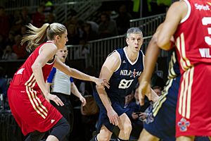 Arne Duncan defended by Elena Delle Donne 2014 NBA ASG