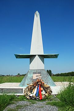 Belgique - Genappe - Monument à la cavalerie néerlandaise - 02