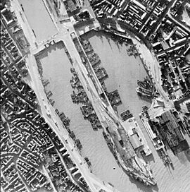 BoulogneBarges1940