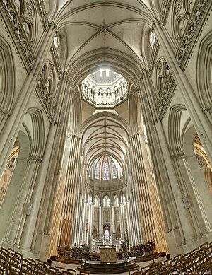 Cathedrale de Coutances bordercropped