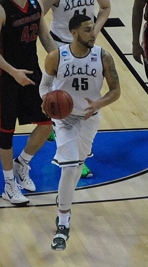 Denzel Valentine (cropped)