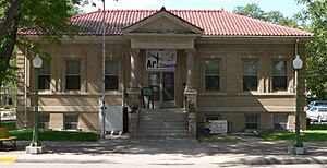Goodland, Kansas Carnegie library from S 1