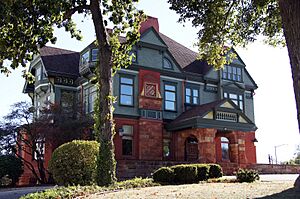 Herndon Hall Des Moines IA