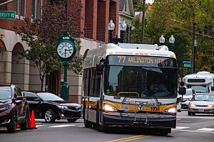 MBTA route 77 bus on Mount Auburn Street, October 2019