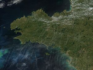 Satellite picture of Brittany - NASA, 2002.jpg