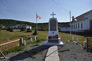 StAnthonyNL WarMemorial