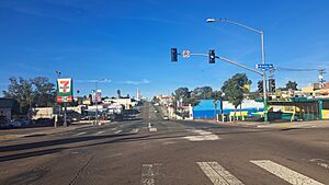 University Avenue - viewed from the west at Winona Avenue (2)