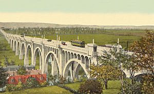 1916 - 8th Street Bridge Looking Northeast.jpg