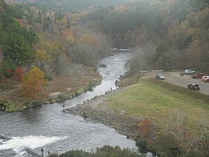 Broken Bow Lake spillway overlook IMG 8537